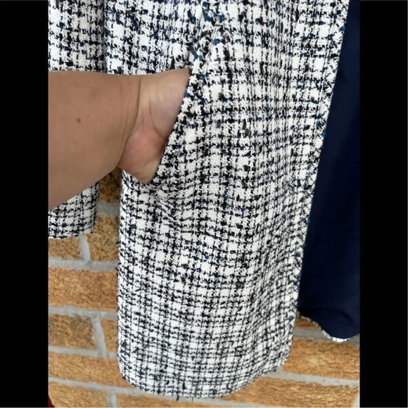 Karl Lagerfeld Blue Open Front Tweed
TopperJacket size small - Picture 8 of 12